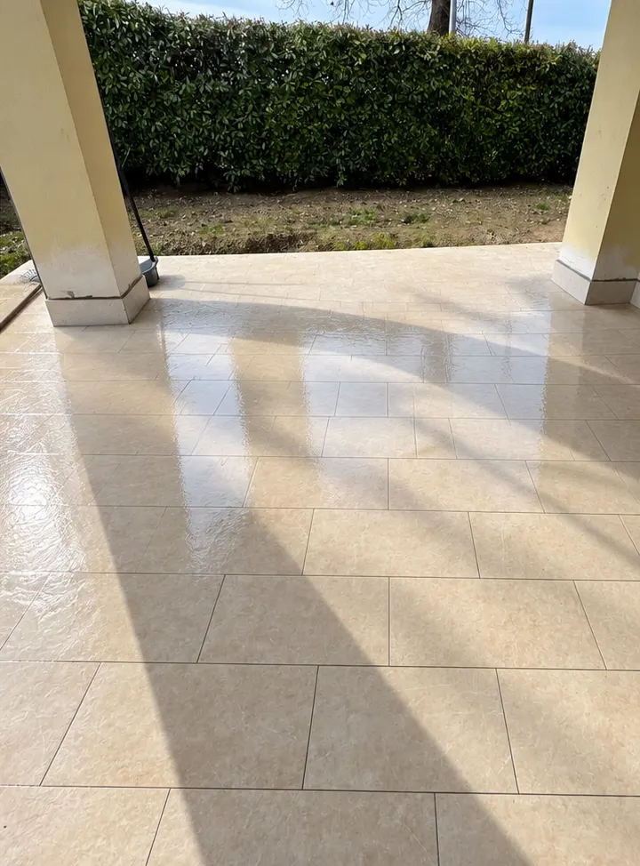 Portico in gres: dopo la pulizia